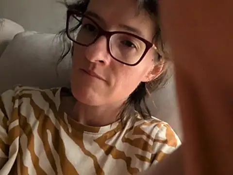 Hairy_horny_mommy webcam