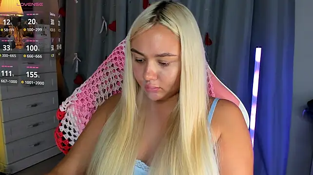 _Loneve__ webcam