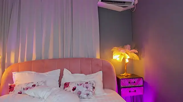 AmedeeaBanks webcam