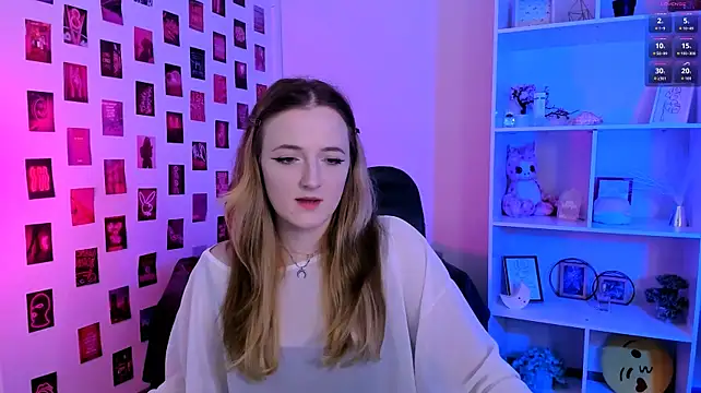 luna_berryy webcam
