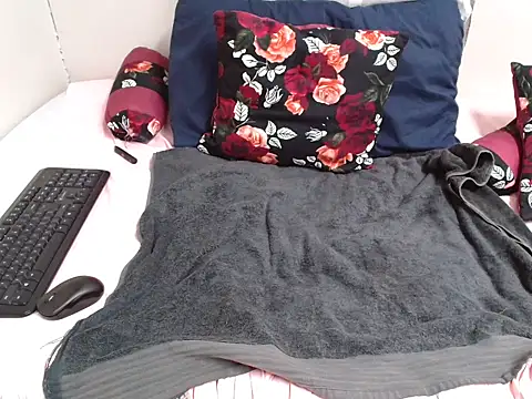 KittyPussyZA webcam