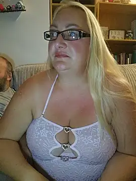 Luscious-LucyXX