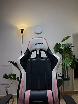 Adriennesexxx webcam