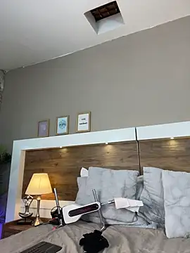 MiaFarkash webcam