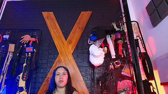Ariaoficial webcam