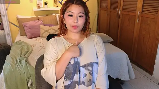 attenea_cutte webcam