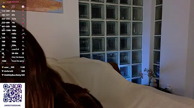 kristigrounee live sex cam