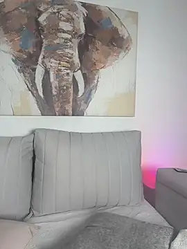 ParisRoux live cam on StripChat