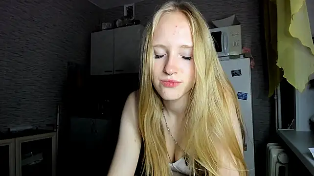 Mia_Azart live cam on StripChat