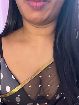Tamil_Maaya webcam