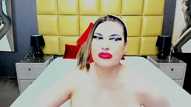 KiraLeila webcam
