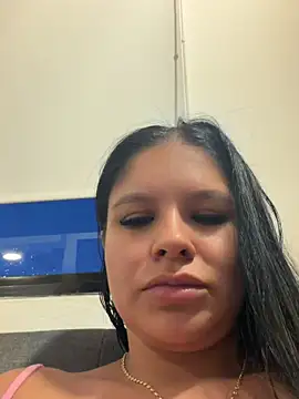 Elara_Luxe webcam