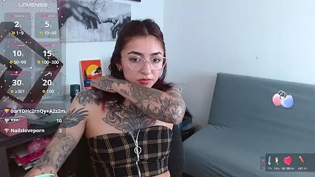 ZoeBakers_ live cam on StripChat