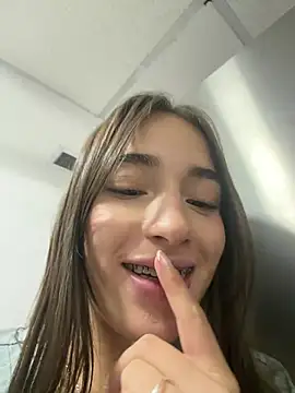 Sweet_Milaa1 Live Webcam on Stripchat