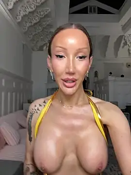 Allana29