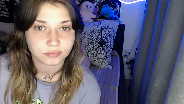 AlienforTwenty webcam