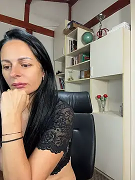 MiriamDelyn live webcam
