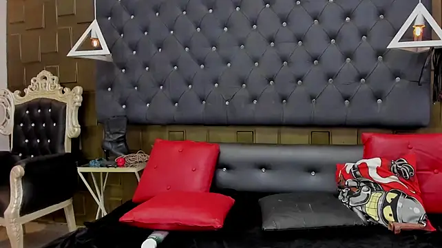 AlliceJelany shoe play cam room