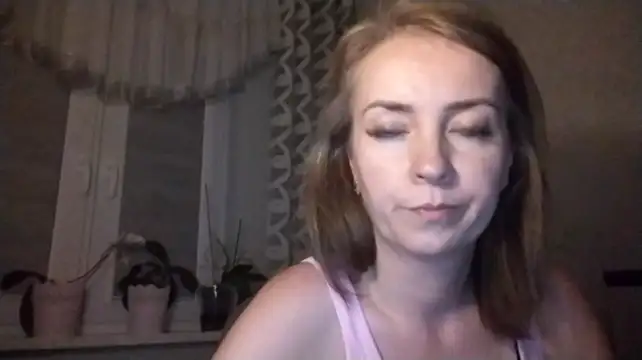 JenniferAlone webcam