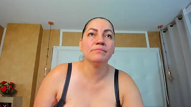 Heidy_milf webcam