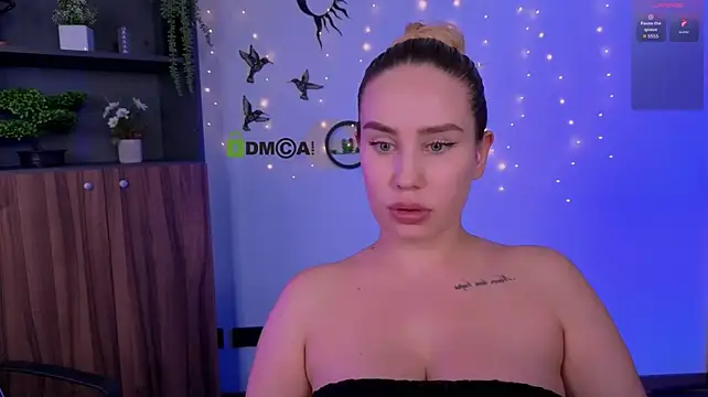 monica_xcx webcam