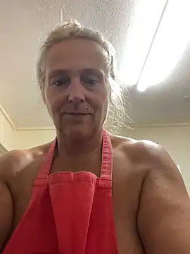 Blondnboujee53 webcam