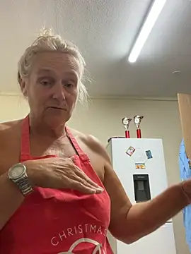 Blondnboujee53 webcam
