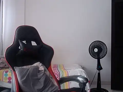 Adriana_0312 webcam