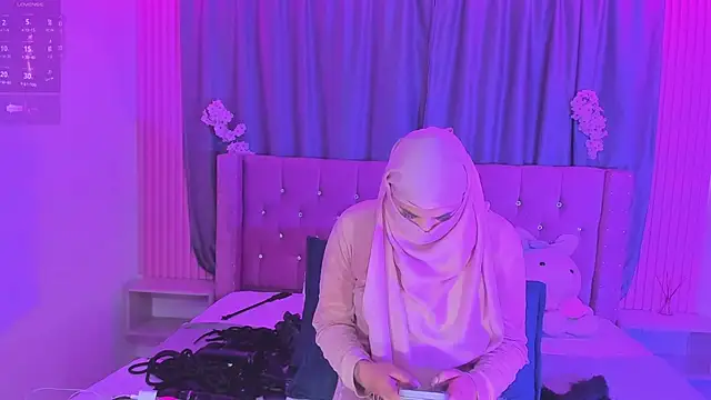 Nayla-Mouna webcam