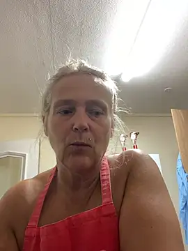 Blondnboujee53 webcam