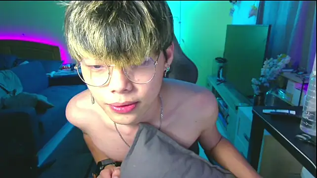 Hitoshi1210 webcam