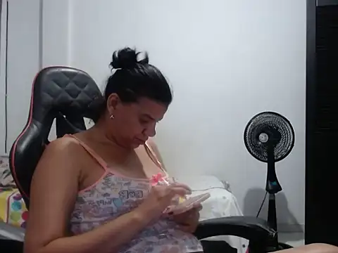 Adriana_0312 webcam