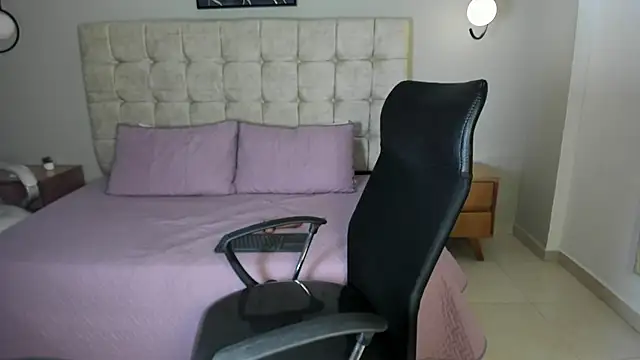 Naomy9_ webcam