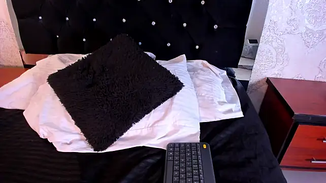 Luna_Kai webcam
