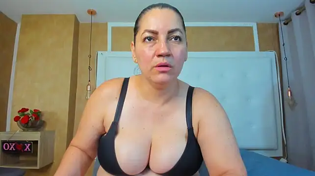 Heidy_milf webcam