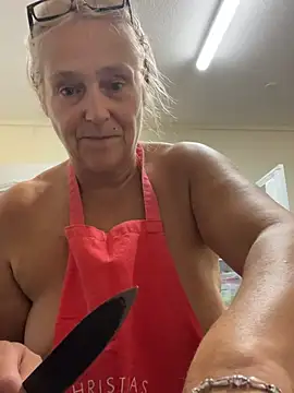 Blondnboujee53