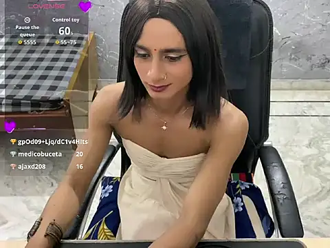 LuvLayla webcam