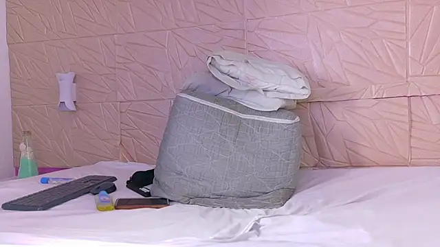 nina_bae webcam