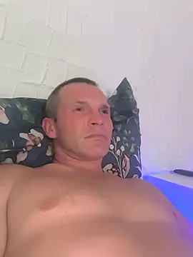 AttractiveSilk5 webcam