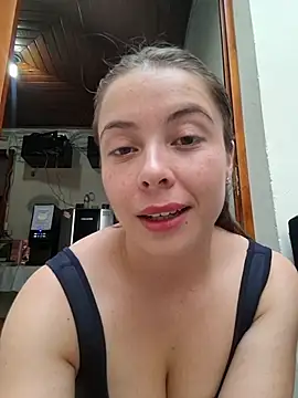 Emmasweet_Val live cam on StripChat