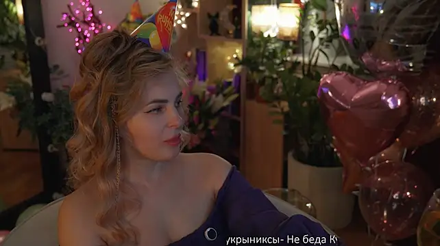 Lady--M webcam