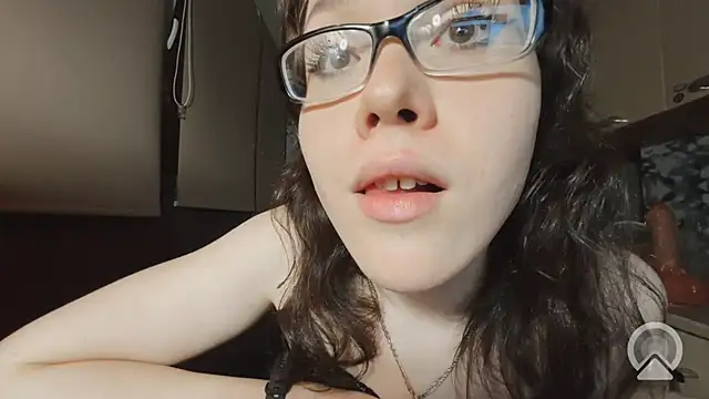 RachelSav webcam