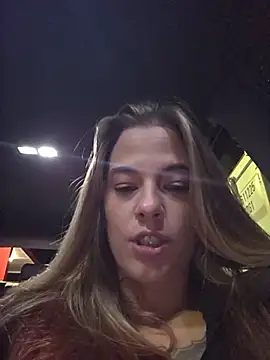 Luna_Lynn live cam on StripChat