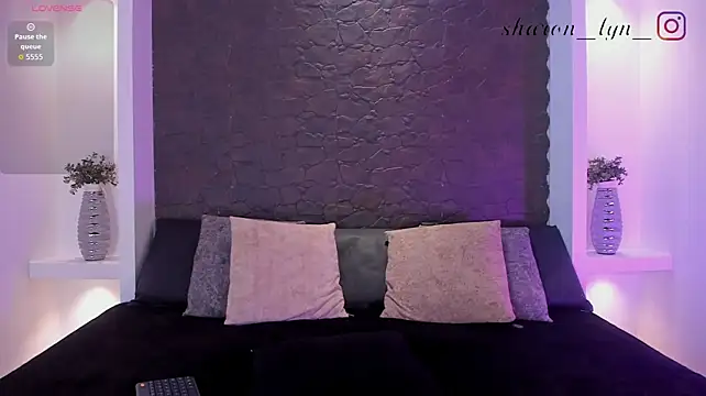 SharonLyn_ webcam