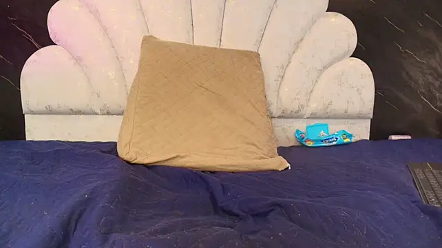 kissme_luna webcam