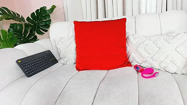 naira_velvett webcam