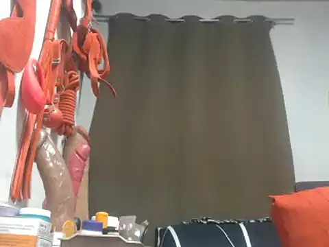 30cmHORSECOCKSELFSUCKER webcam