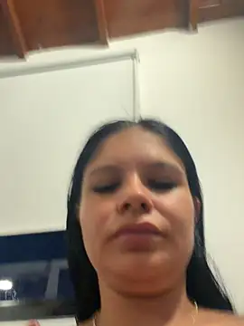 Elara_Luxe webcam