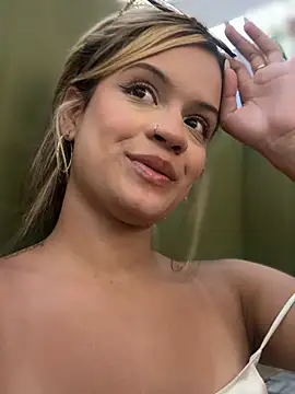 Alisha-Bond webcam
