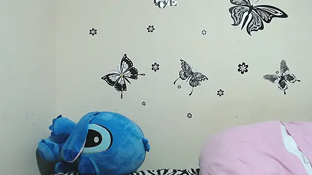 liz7skinny live cam on StripChat